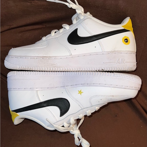 NIKE AIR FORCE 1 LOW - Picture 7 of 8